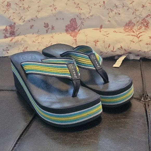 Reef Black and Blue Platform Sandals - Picture 2 of 4